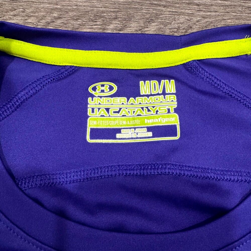 ! Under Armour UA Catalyst HeatGear Womens Short Sleeve Shirt Purple Medium - Picture 3 of 4